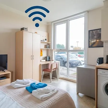 Schoene 1 Raum, 1 - 3 Bett In *