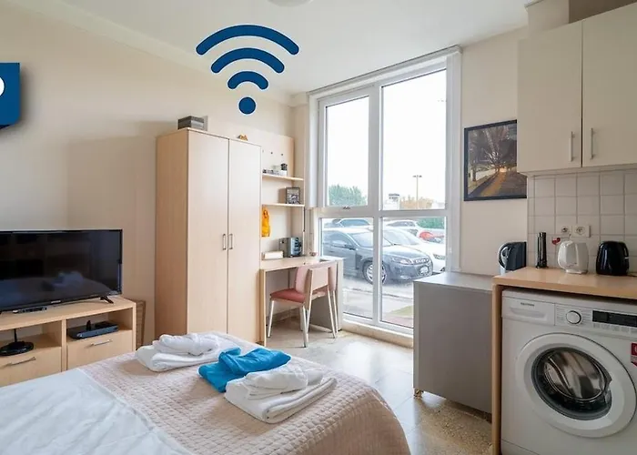 Schoene 1 Raum, 1 - 3 Bett In *