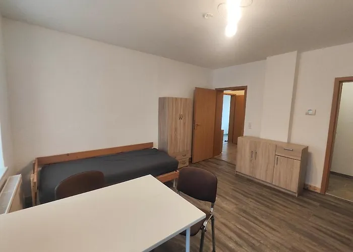 Schoene 1 Raum, 1 - 3 Bett In * 施塔斯富尔特