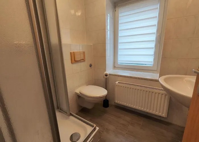 Schoene 1 Raum, 1 - 3 Bett In 施塔斯富尔特