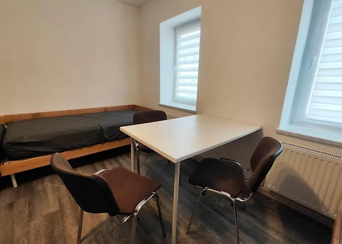 Schoene 1 Raum, 1 - 3 Bett In